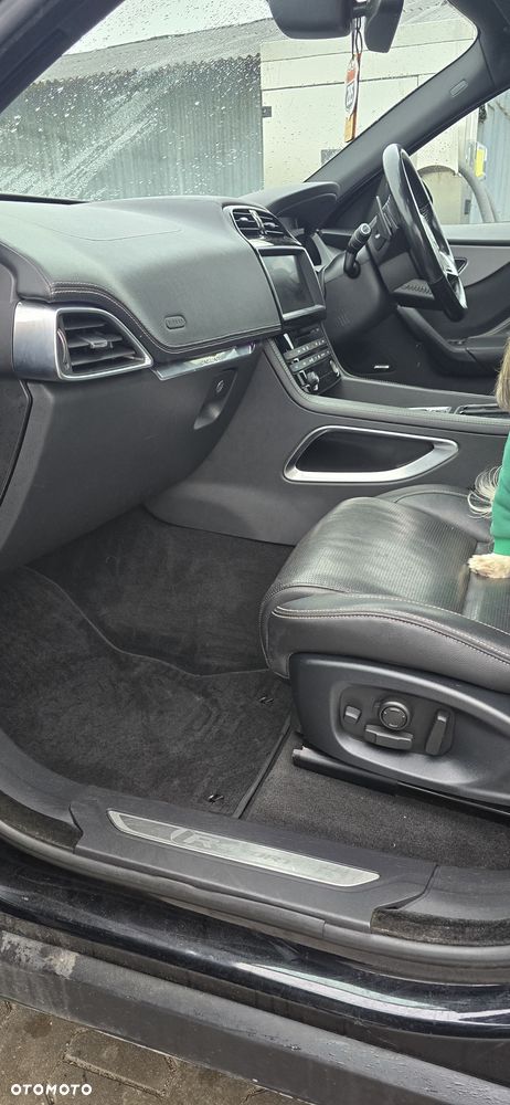 Jaguar F-Pace 20d AWD R-Sport - 29