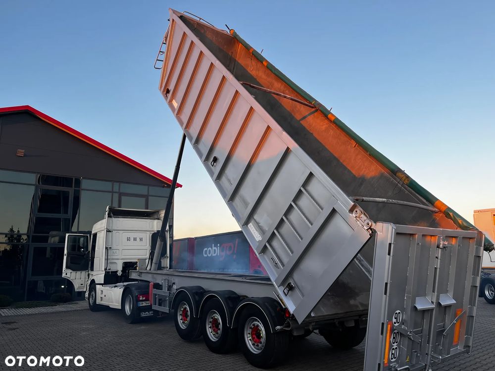 Benalu 40 m3 LEKKA 5,5 T CAŁA ALUMINIOWA KLAPO-DZWI SPROWADZONA Z FRANCJI OŚ PODNOSZONA - 15