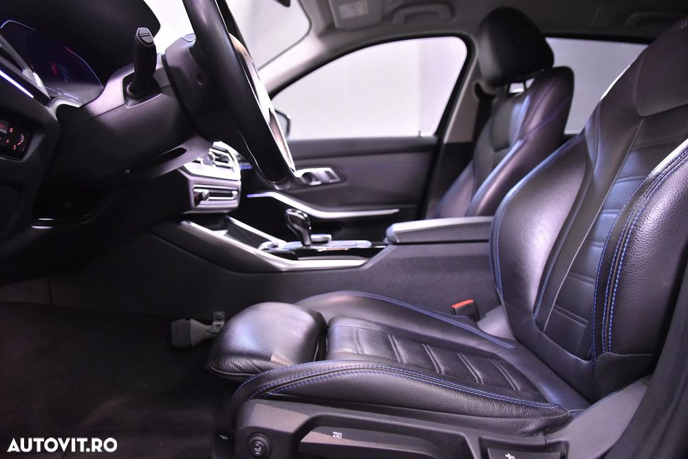BMW Seria 3 320i AT - 26