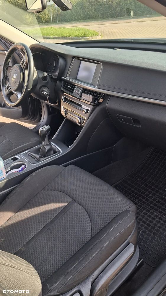 Kia Optima - 12