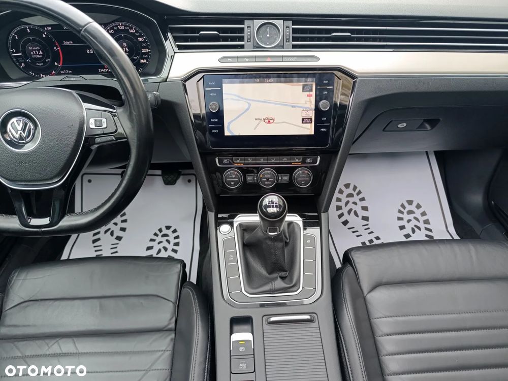 Volkswagen Passat 2.0 TDI (BlueMotion Technology) Highline - 29