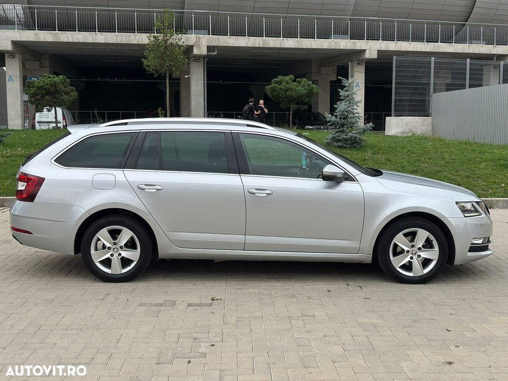 Skoda Octavia Combi Diesel 1.6 TDI DSG Style - 3