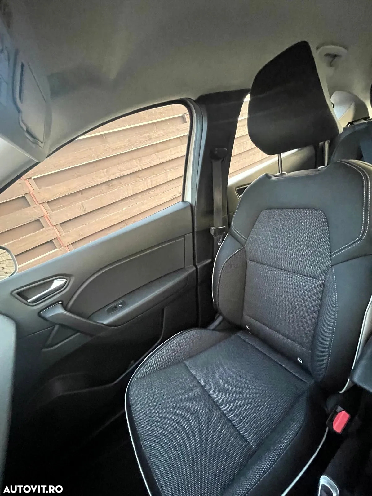 Renault Captur TCe Mild Hybrid 140 EDC GPF TECHNO - 15