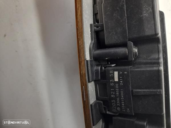 Moldura / Estrutura Consola Central / Rádio Mercedes-Benz Clk (C209) - 6