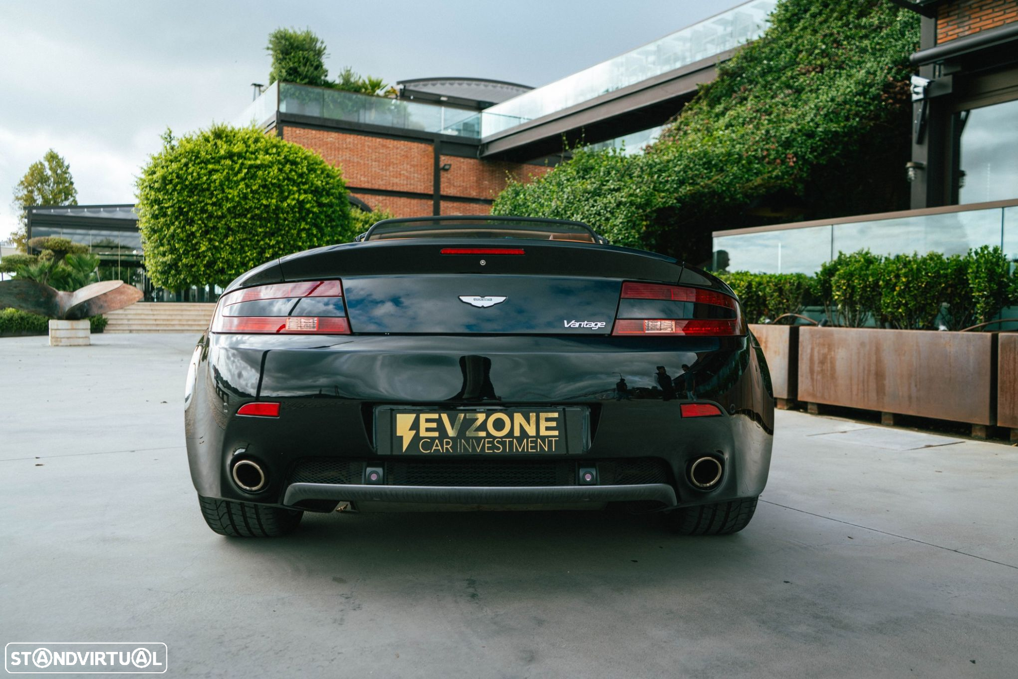 Aston Martin Vantage Roadster - 6