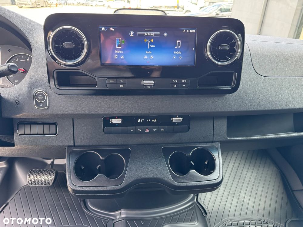 Mercedes-Benz Sprinter - 17