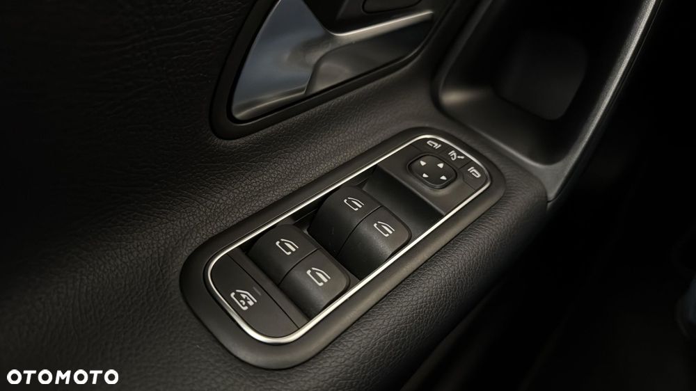 Mercedes-Benz Klasa A 200 7G-DCT - 24