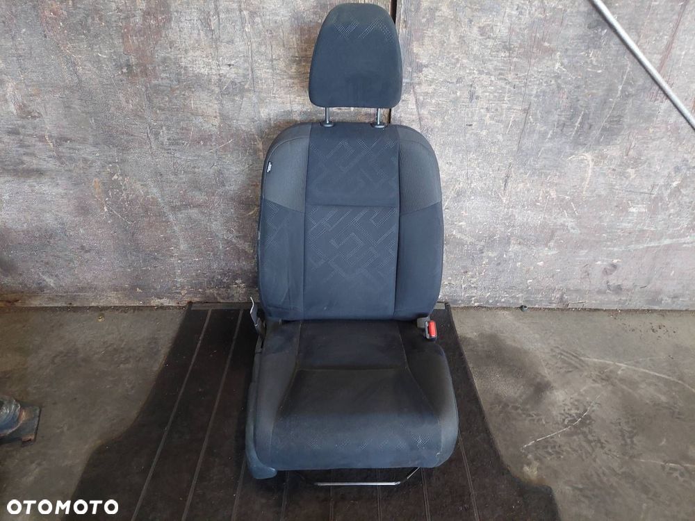 FOTEL PRAWY PRZÓD PASAŻERA HONDA CIVIC IX HB 5D - 1