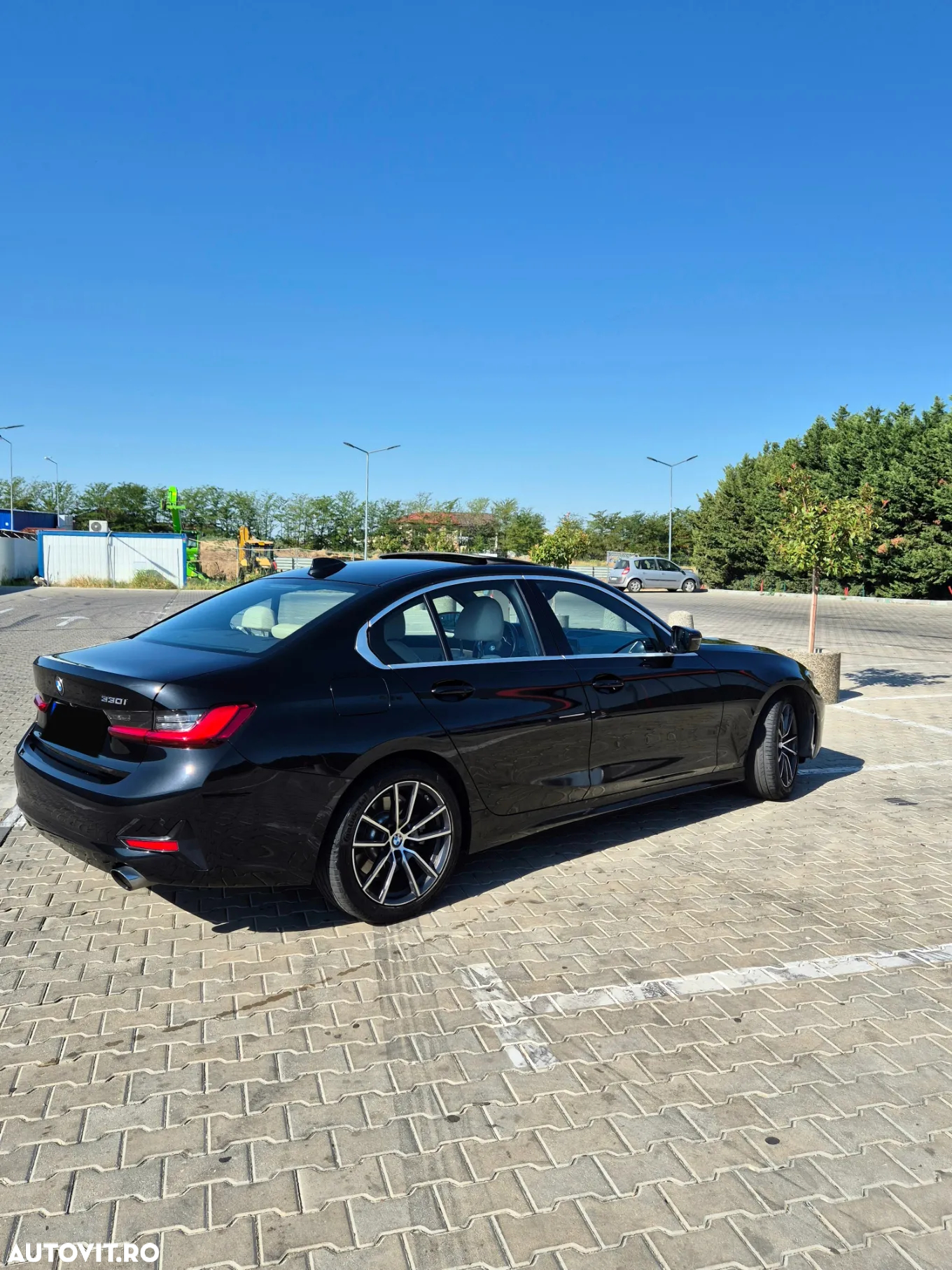 BMW Seria 3 330i AT Sport Line - 32