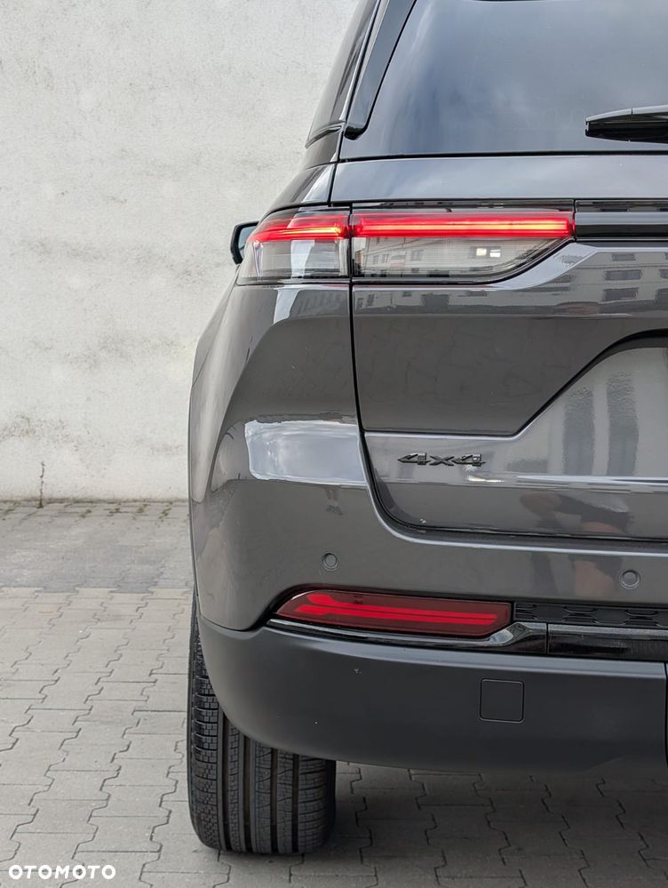 Jeep Grand Cherokee - 19