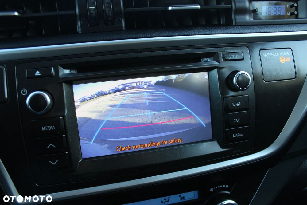 Toyota Auris 2.0 D-4D Premium - 28