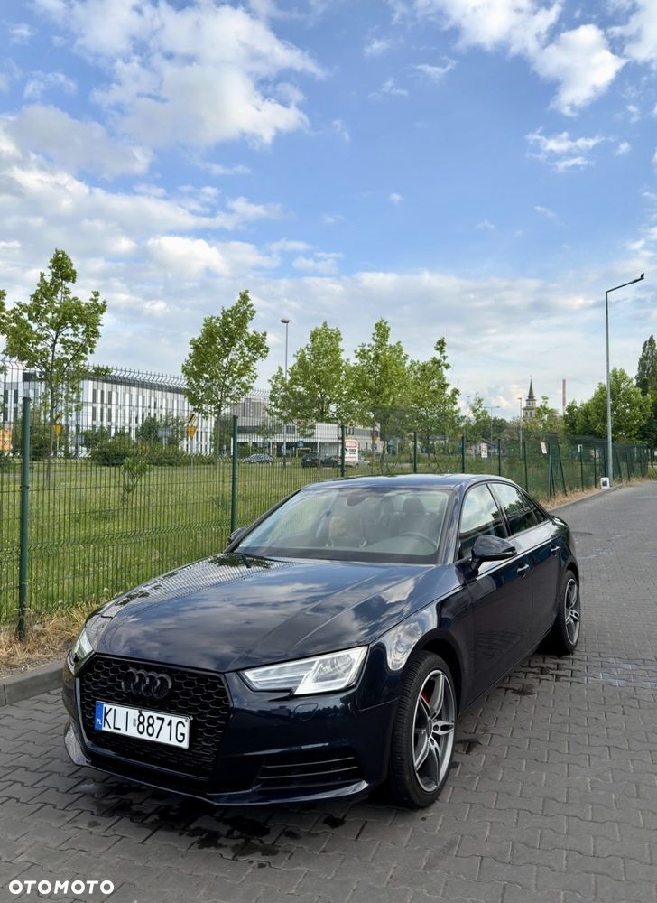 Audi A4 Limousine - 1