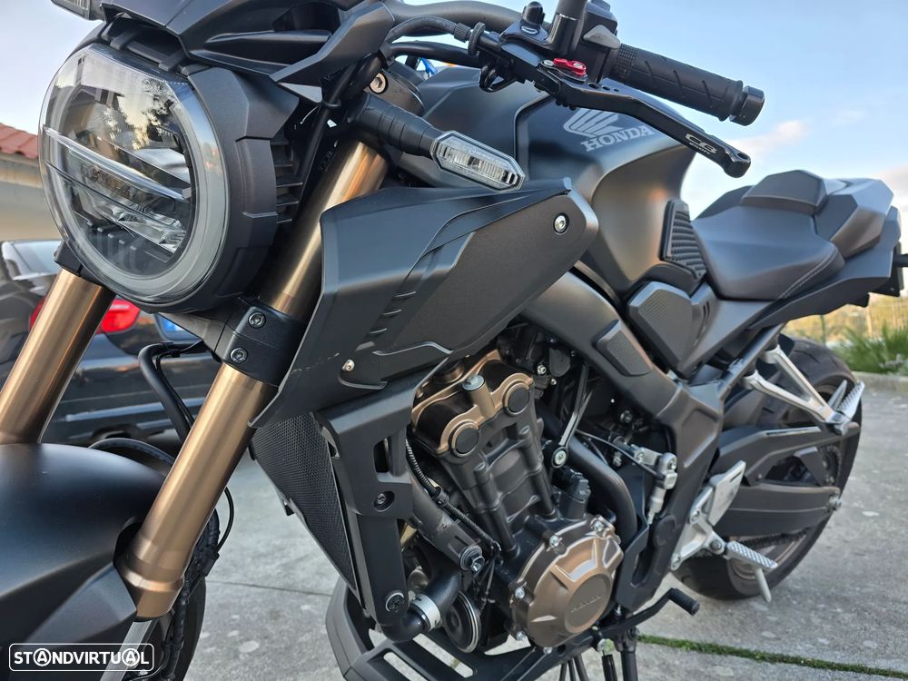Honda CB R - 16