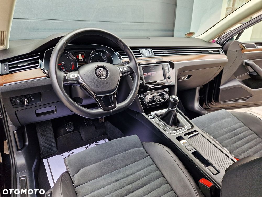 Volkswagen Passat 2.0 TDI (BlueMotion Technology) Highline - 15