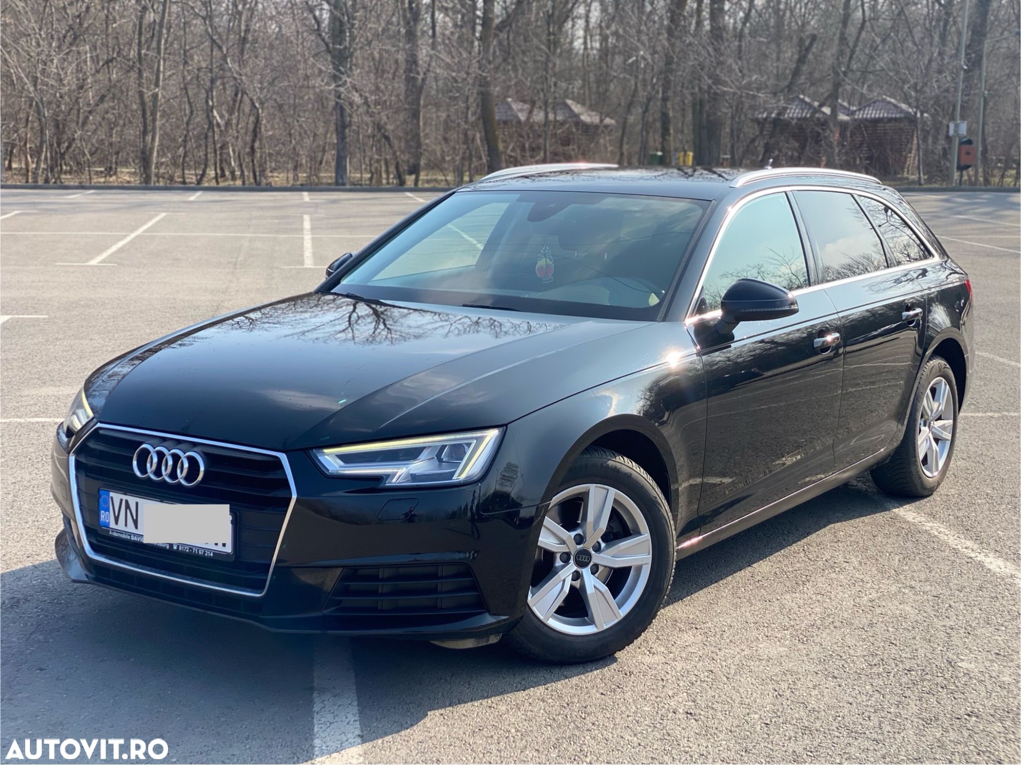 Audi A4 Avant 2.0 TDI S tronic - 1