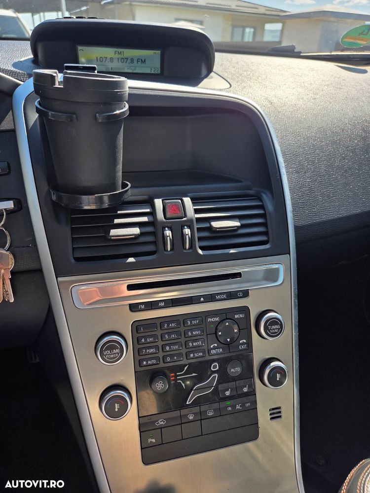 Volvo XC 60 DRIVe Momentum - 10