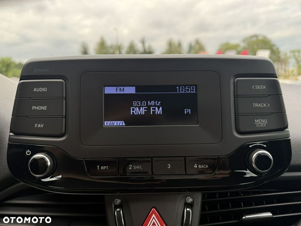 Hyundai i30 1.5 DPI Classic + - 23
