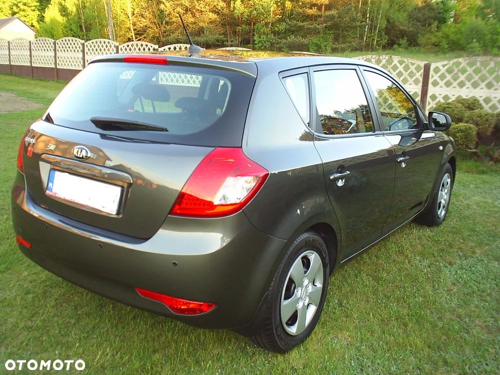 Kia Ceed 1.4 S Euro2012 - 14