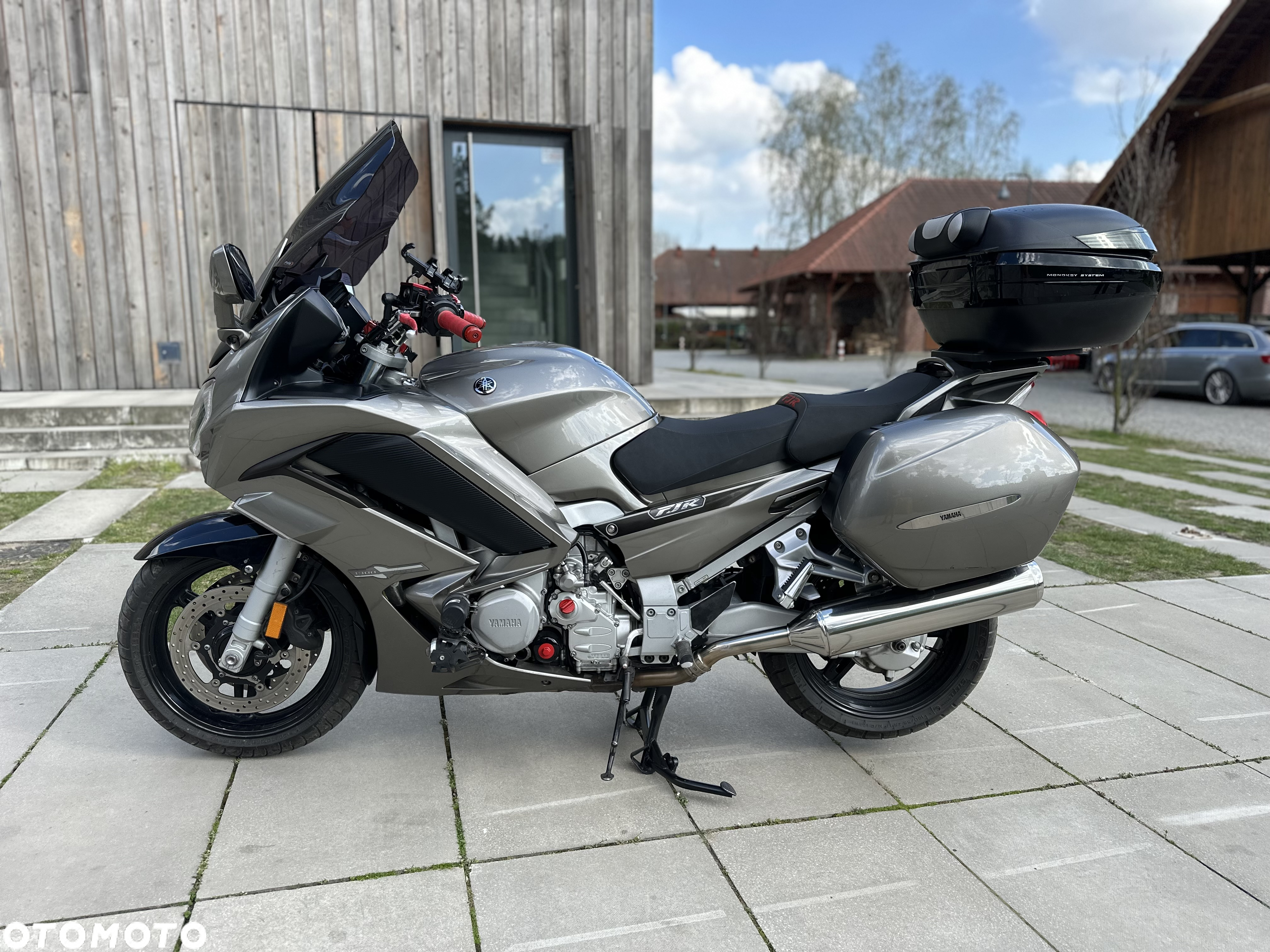Yamaha FJR - 6