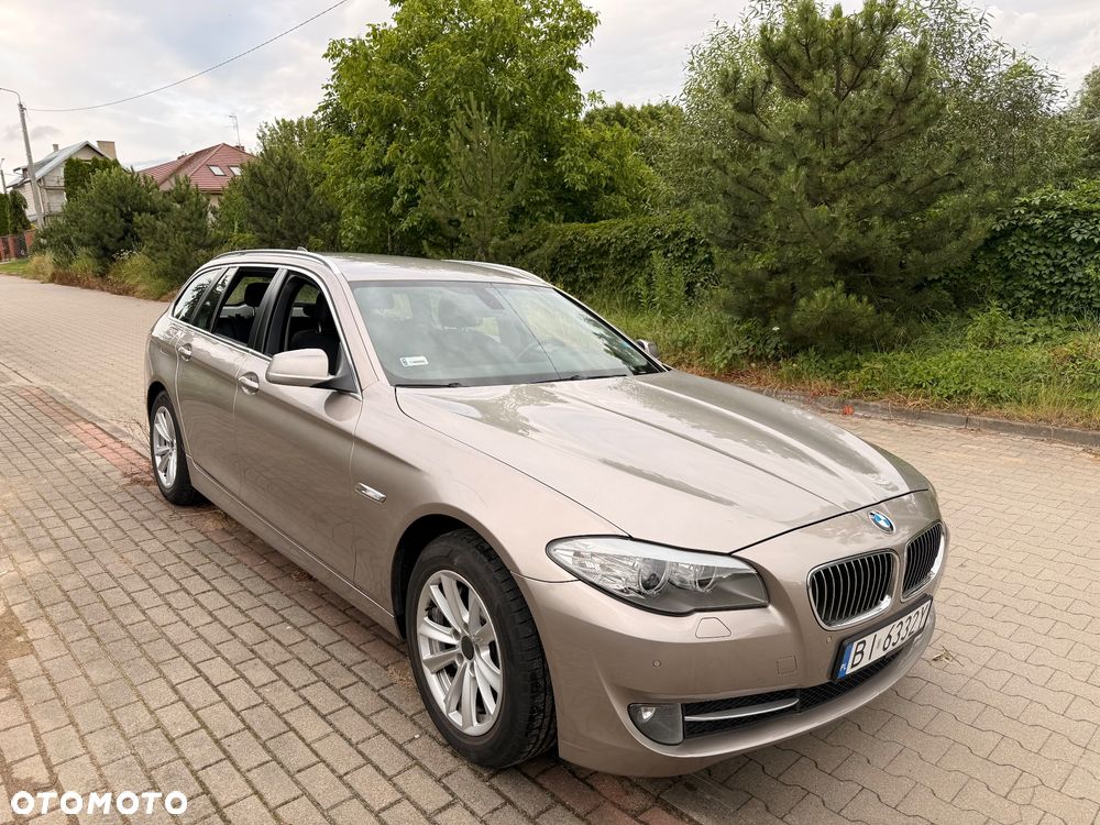 BMW Seria 5 528i - 3