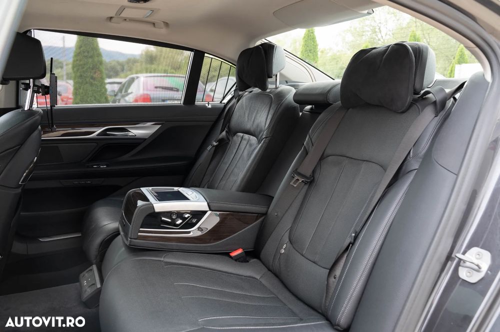 BMW Seria 7 745Le - 7