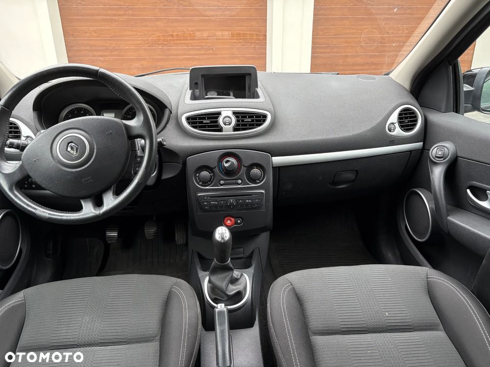 Renault Clio 1.2 16V 75 Dynamique - 9