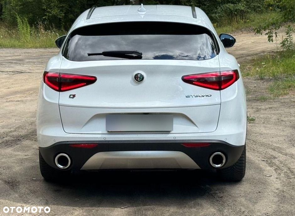 Alfa Romeo Stelvio 2.2 JTDM Q4 - 4