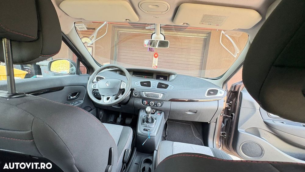 Renault Scenic 1.5 dCi Luxe Privilege - 14