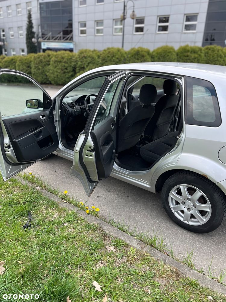 Ford Fiesta 1.4 Ghia - 20