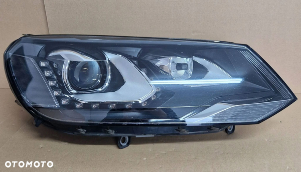 LAMPA PRZEDNIA PRAWA VW TOUAREG XENON BIXENON