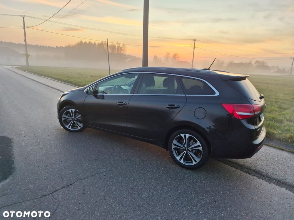 Kia Ceed 1.6 CRDi 136 ISG Platinum Edition - 11