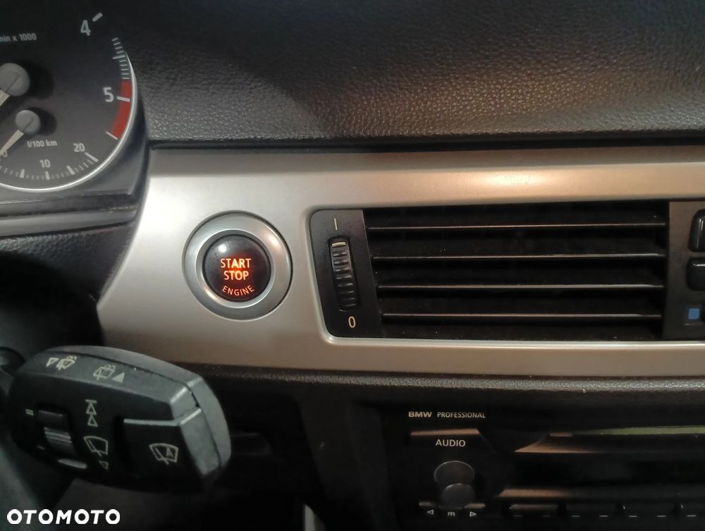 BMW Seria 3 318d DPF - 20