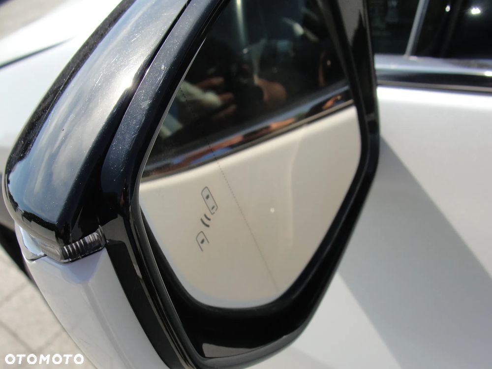Lexus UX - 21