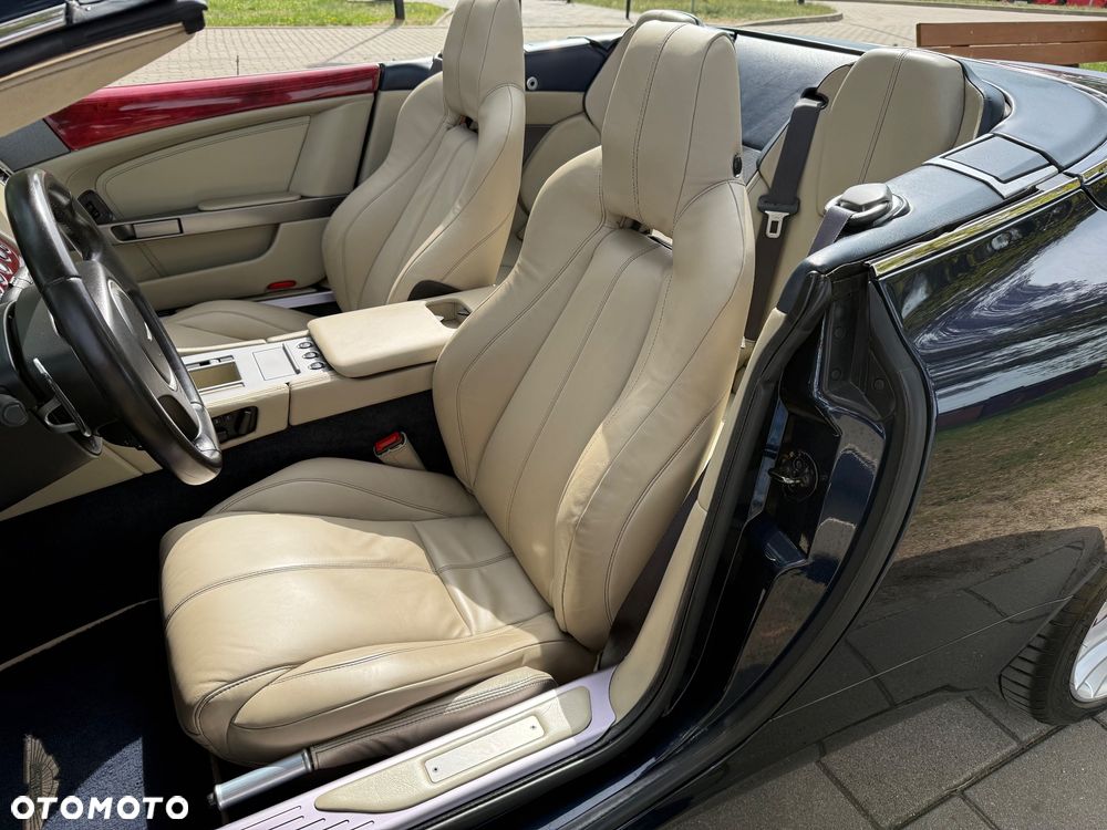 Aston Martin DB9 - 23