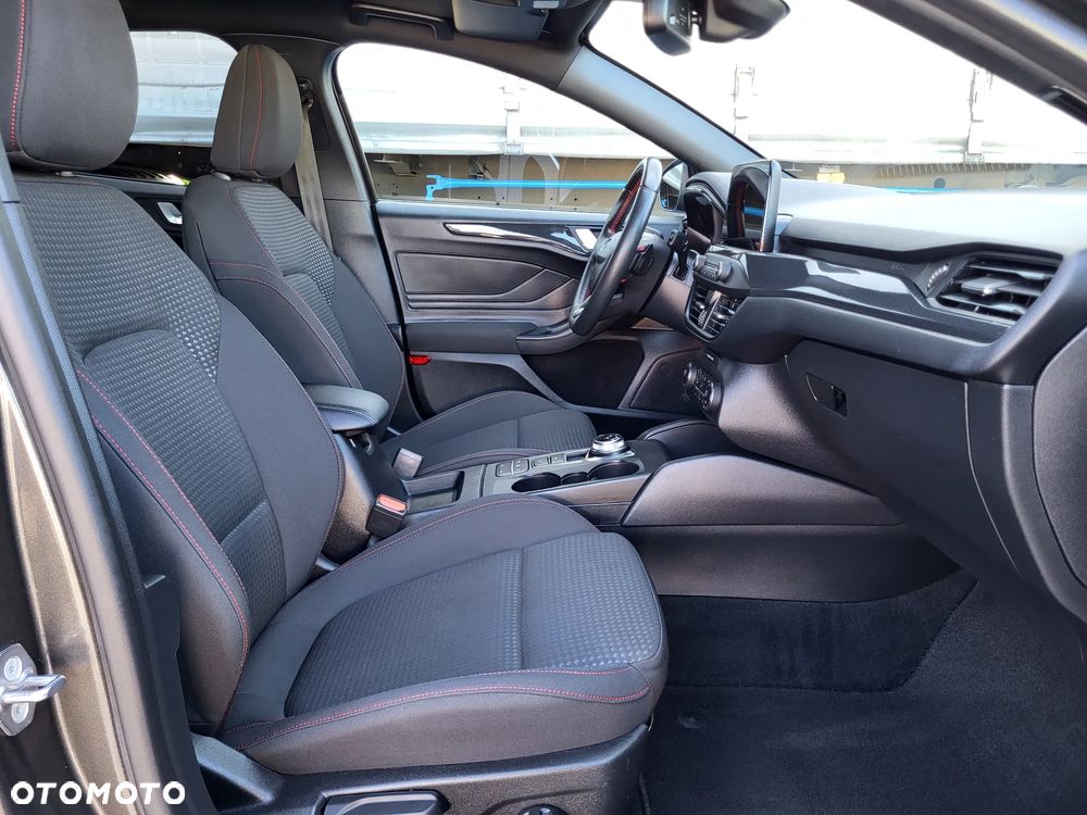 Ford Focus 1.5 EcoBoost STart-Stopp-System ST-LINE X - 32