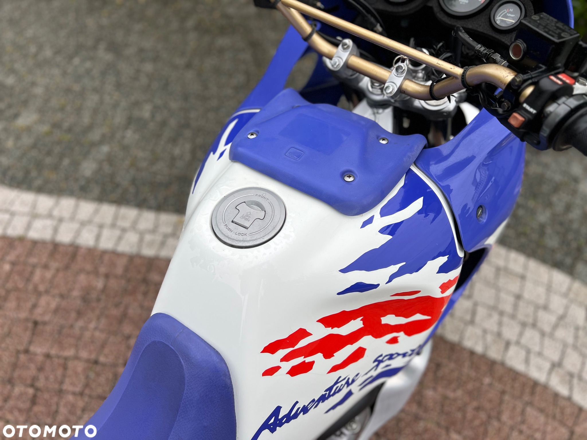 Honda XRV - 18