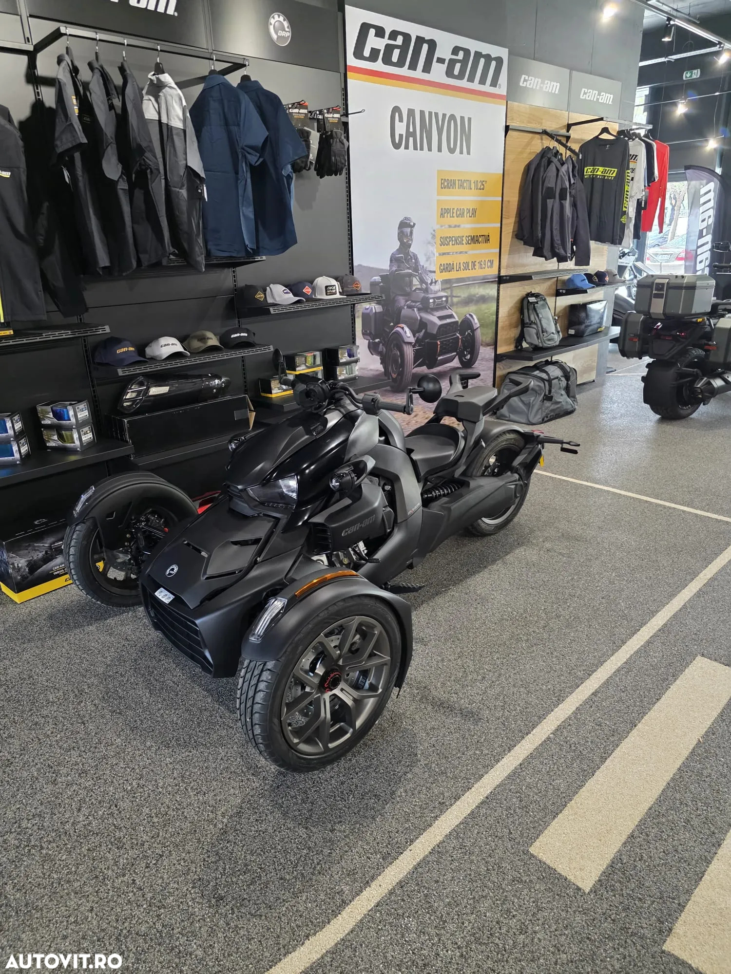 Can-Am Ryker 900 - 4