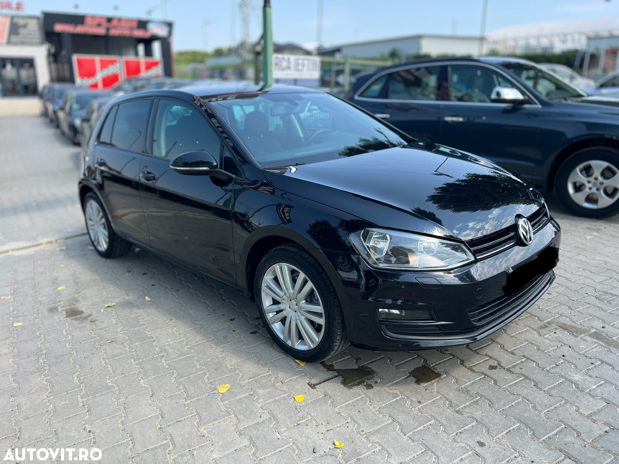 Volkswagen Golf 1.2 TSI BlueMotion Technology Comfortline - 2