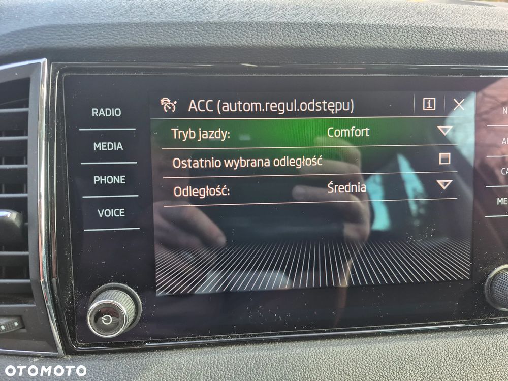Skoda Karoq 1.5 TSI ACT 4x2 Style DSG - 8