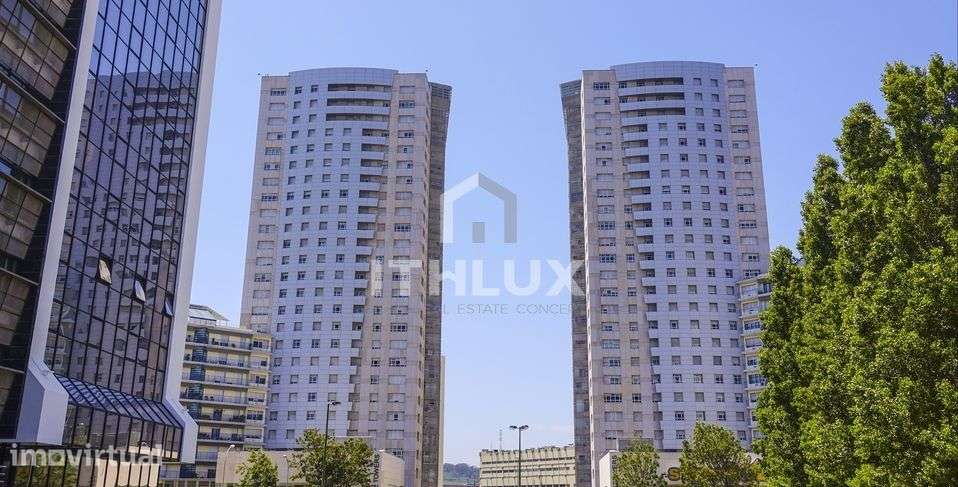 T2 no Condominio Twin Towers, Sete Rios a estrear com 2 WC e 2 lugares