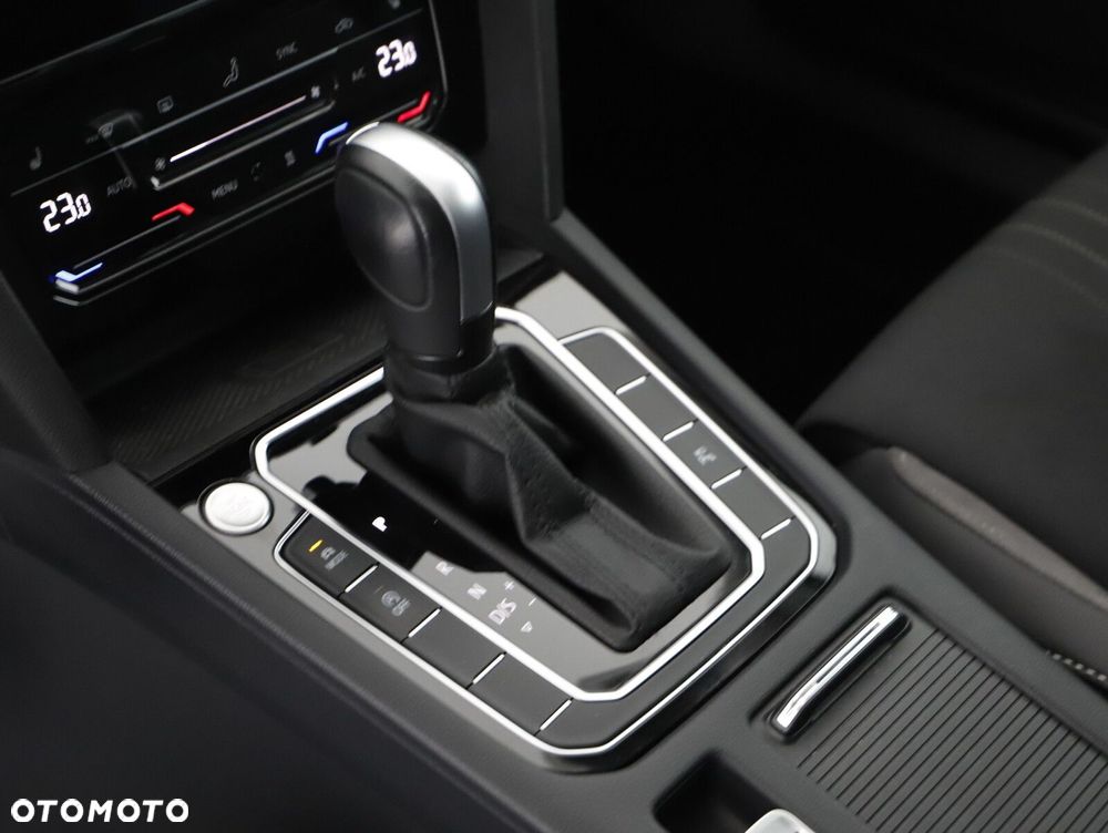 Volkswagen Passat Alltrack - 14