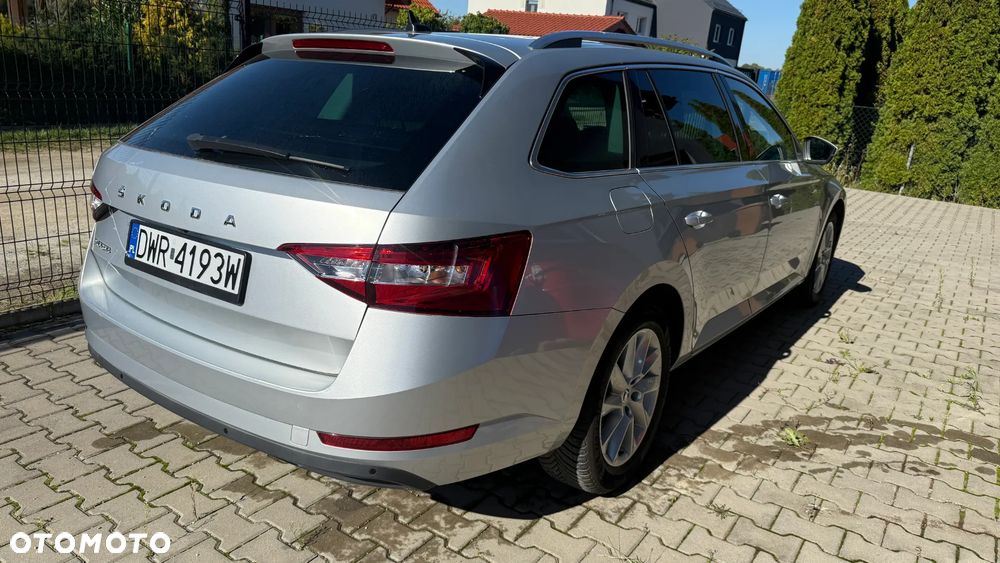 Skoda Superb 2.0 TDI Ambition DSG - 14
