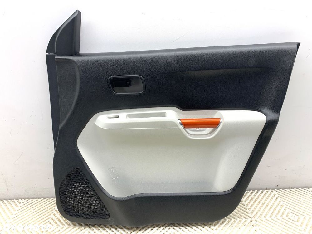 BOCZEK DRZWI PRAWY PRZÓD  SUZUKI IGNIS III (MF) 2016 - 2022 1.2 (ATK412) 66 kW [90 KM] benzyna 2016 - 1