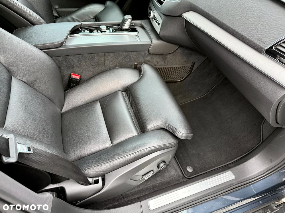 Volvo XC 90 B5 B AWD Geartronic Momentum Pro - 28