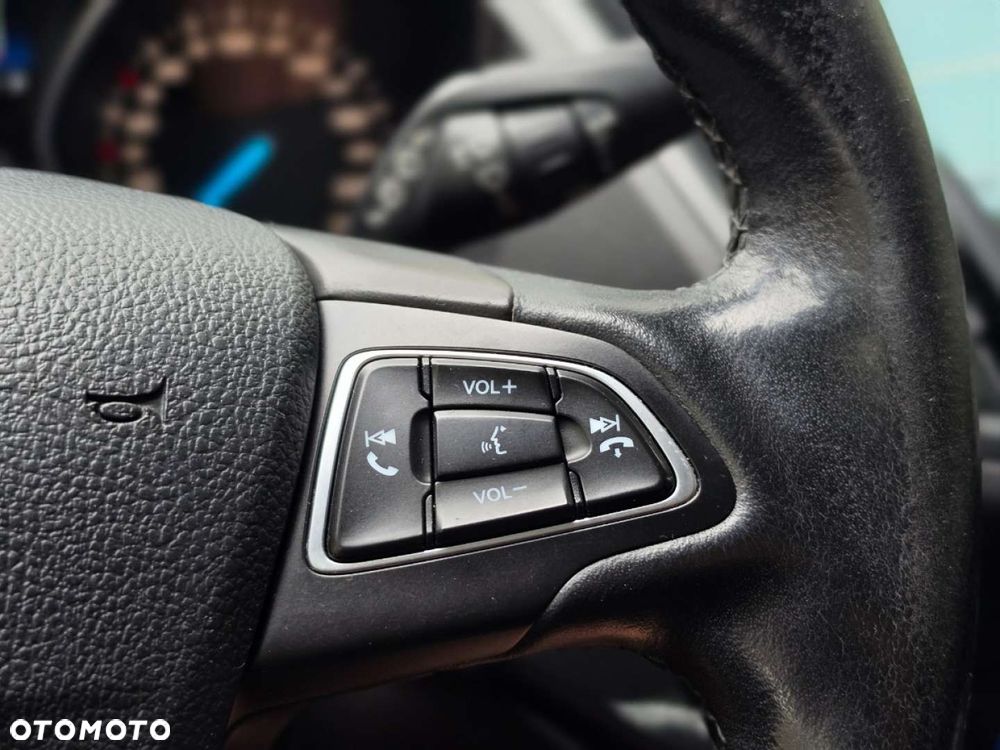 Ford Kuga - 18
