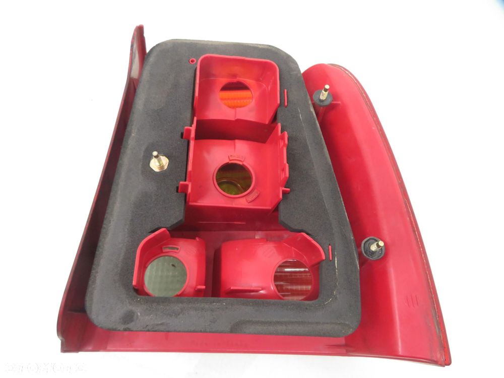 LAMPA LEWA TYLNA VW PASSAT B5 SEDAN 3B5945095F - 3