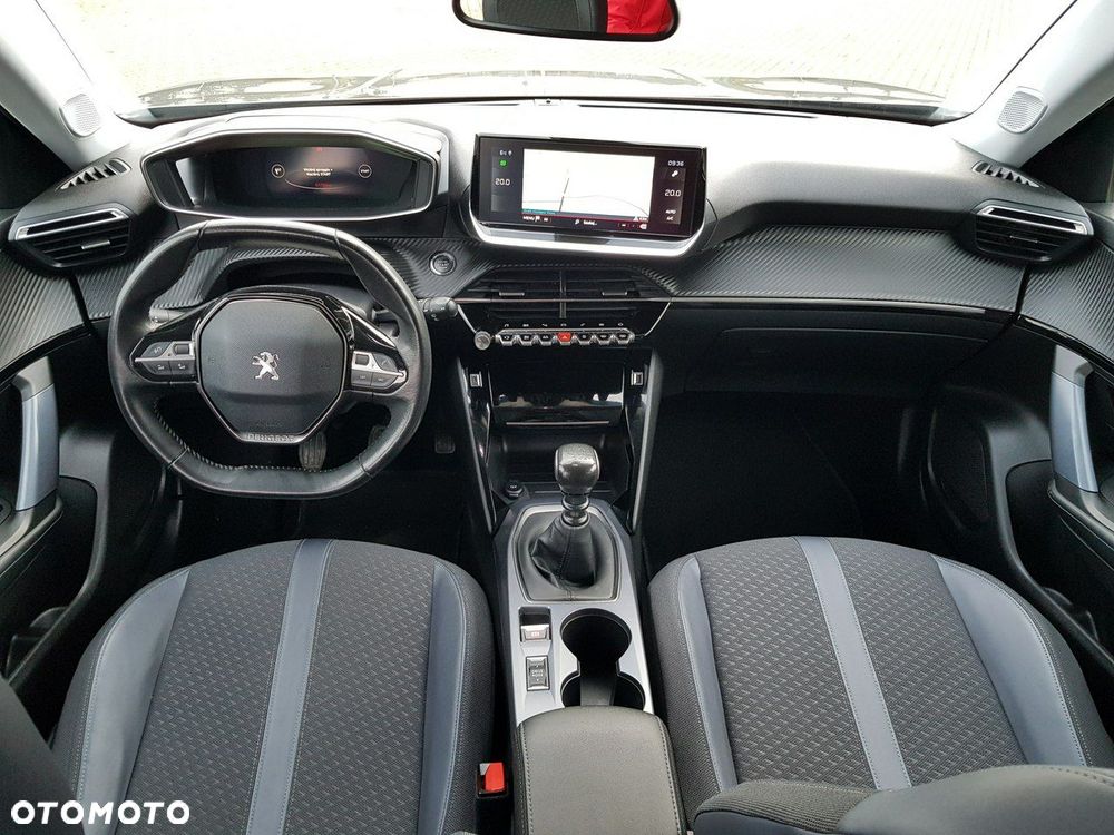 Peugeot 2008 PureTech 130 Allure - 12