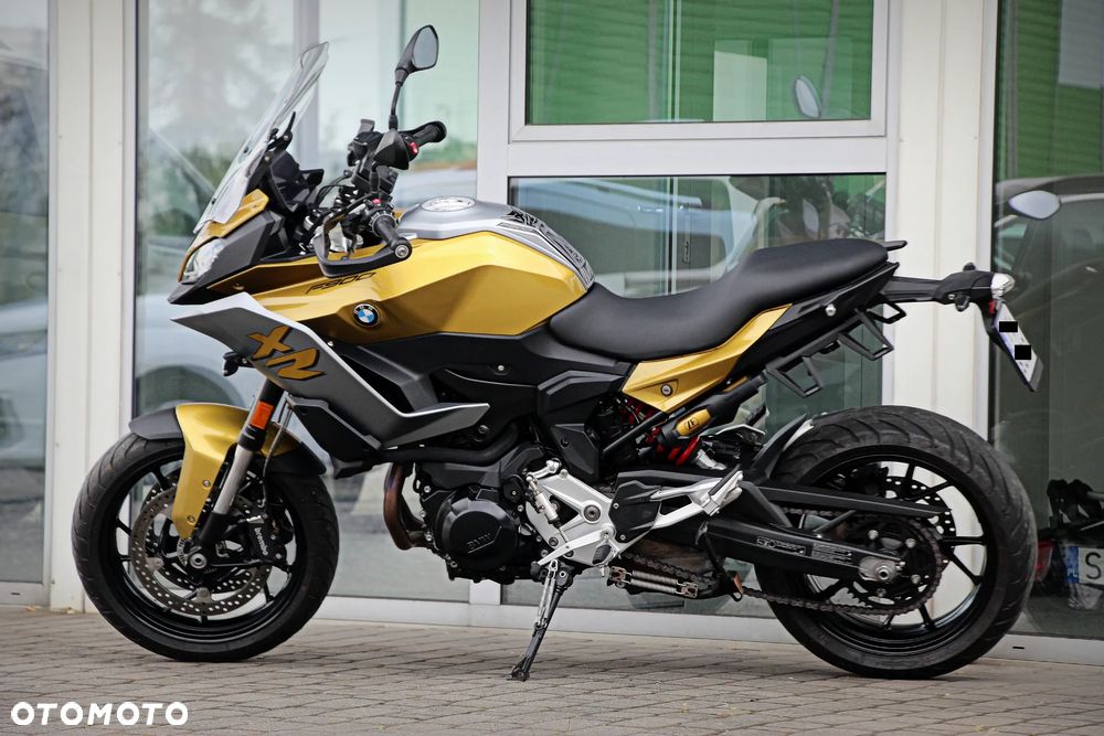 BMW XR - 9