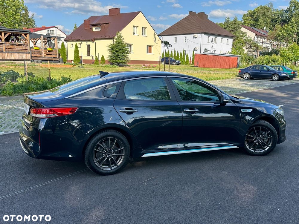 Kia Optima Plug-in Hybrid - 8