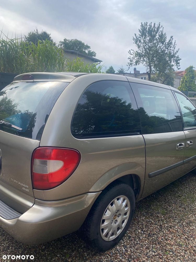 Chrysler Voyager 2.4 SE - 7